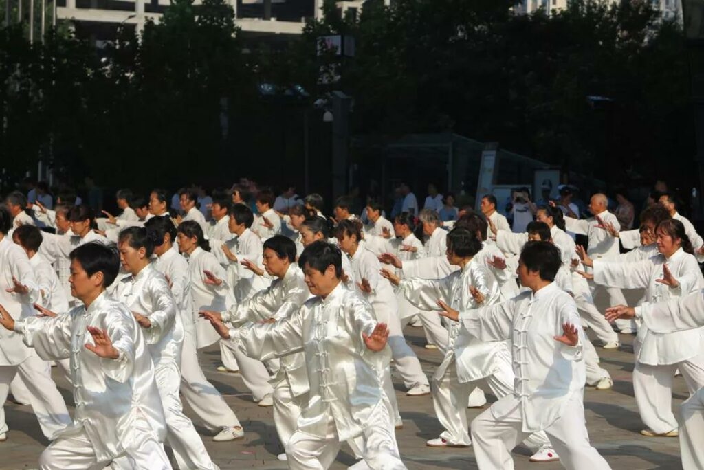 【群众体育】平江新城举办全民健身运动会