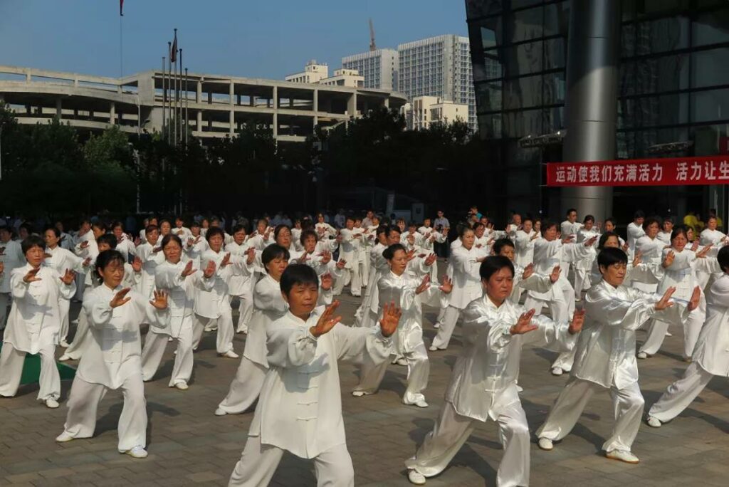 【群众体育】平江新城举办全民健身运动会