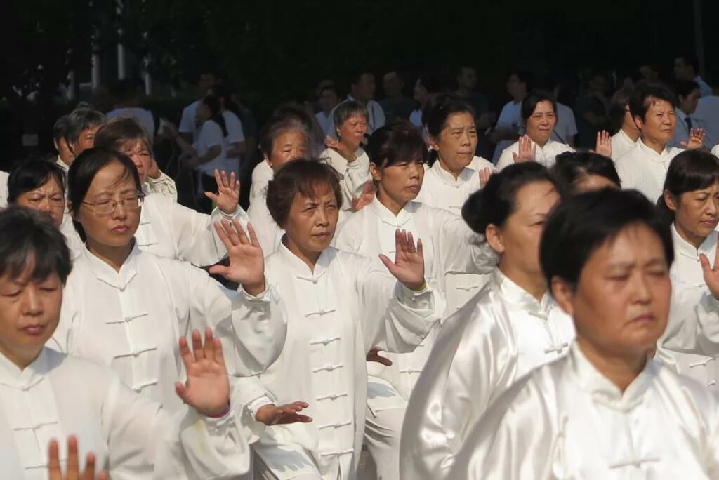 【群众体育】平江新城举办全民健身运动会