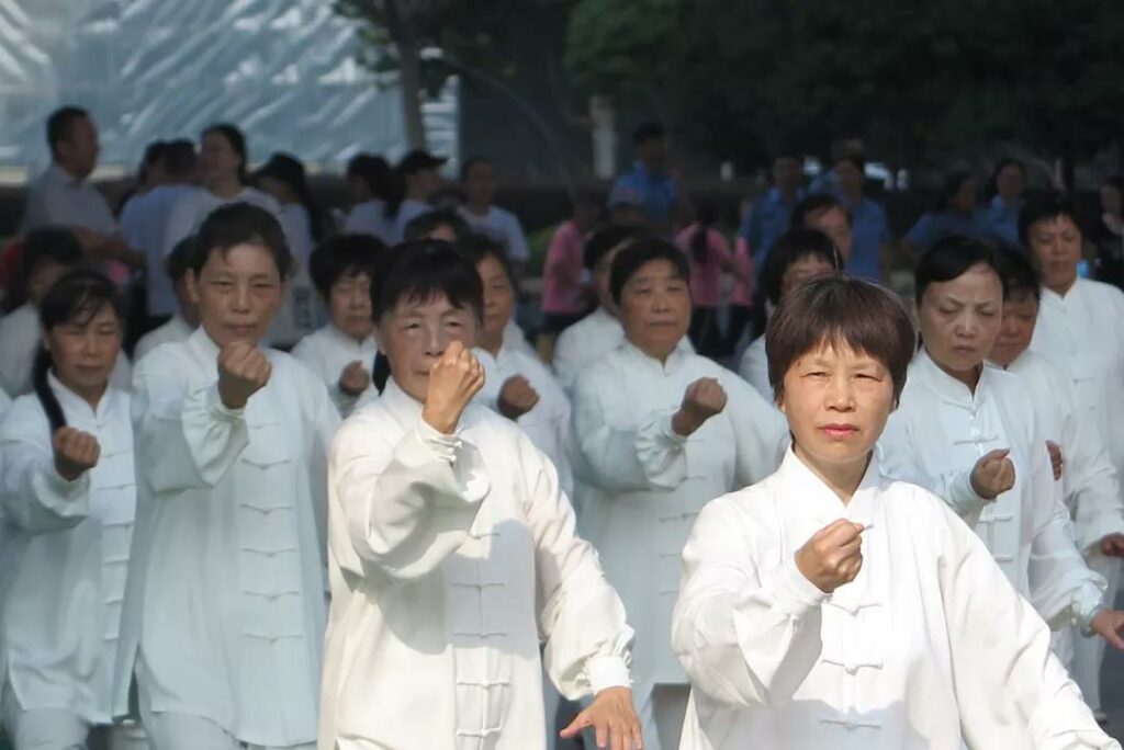 【群众体育】平江新城举办全民健身运动会