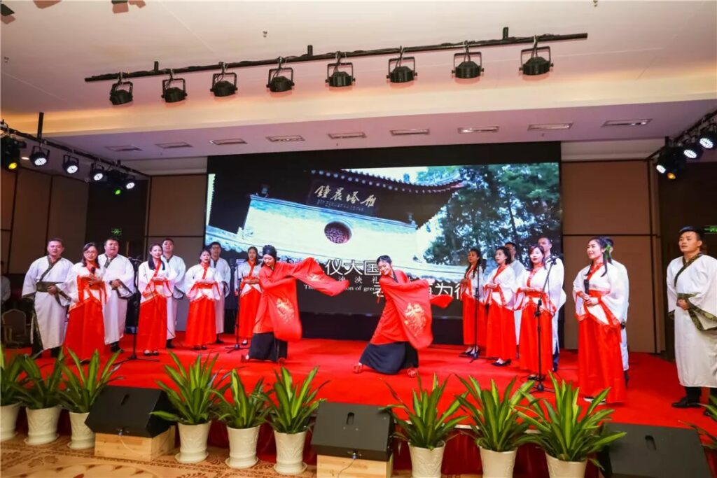 耀盛集团举行“爱祖国、爱公司、爱家庭”暨庆祝新中国成立70周年文艺汇演