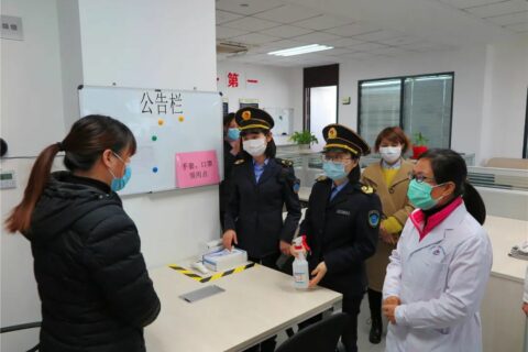 姑苏区民卫局和疾控中心检查耀盛大厦防疫工作